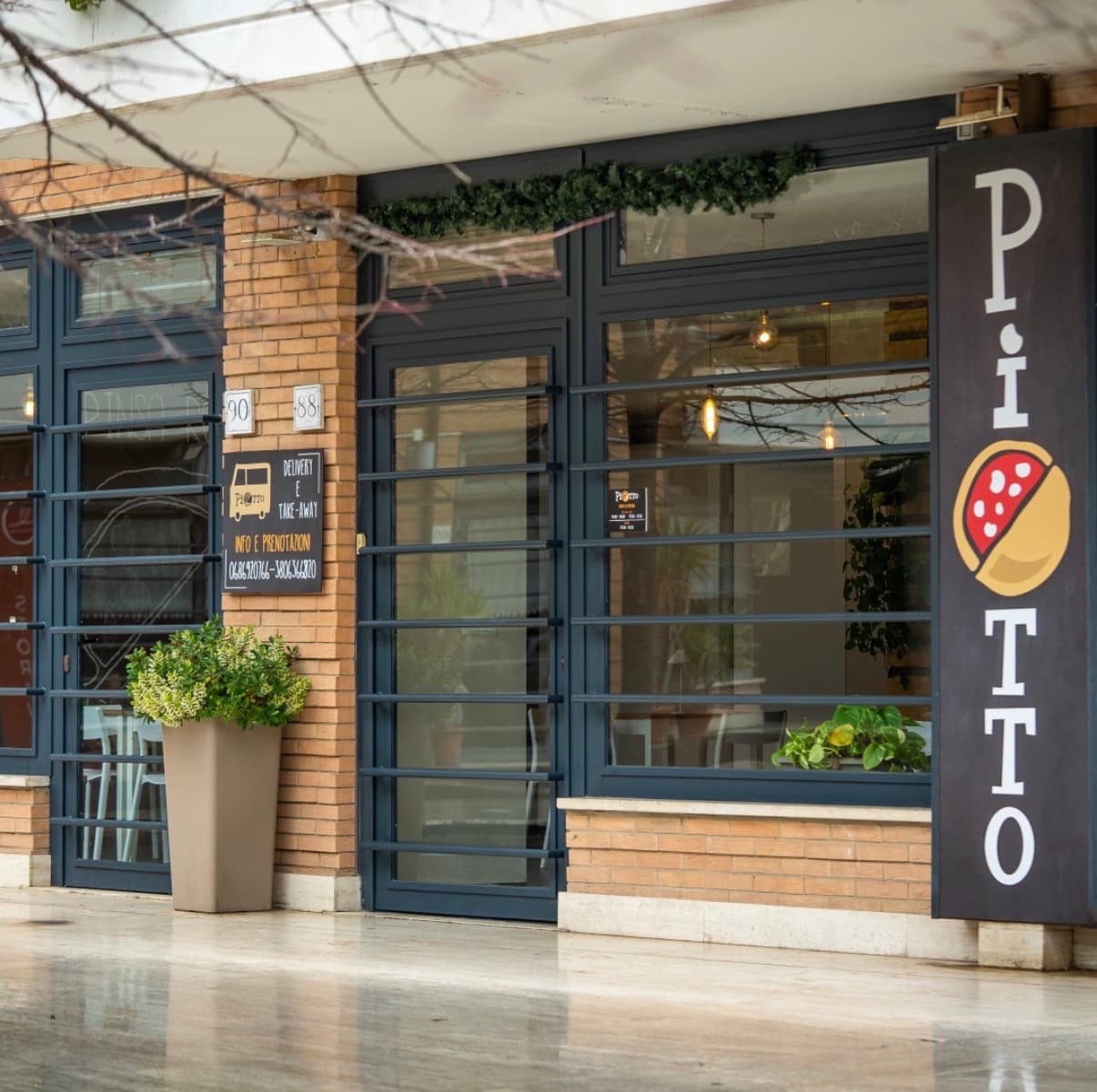 Il banco di un punto vendita Piotto